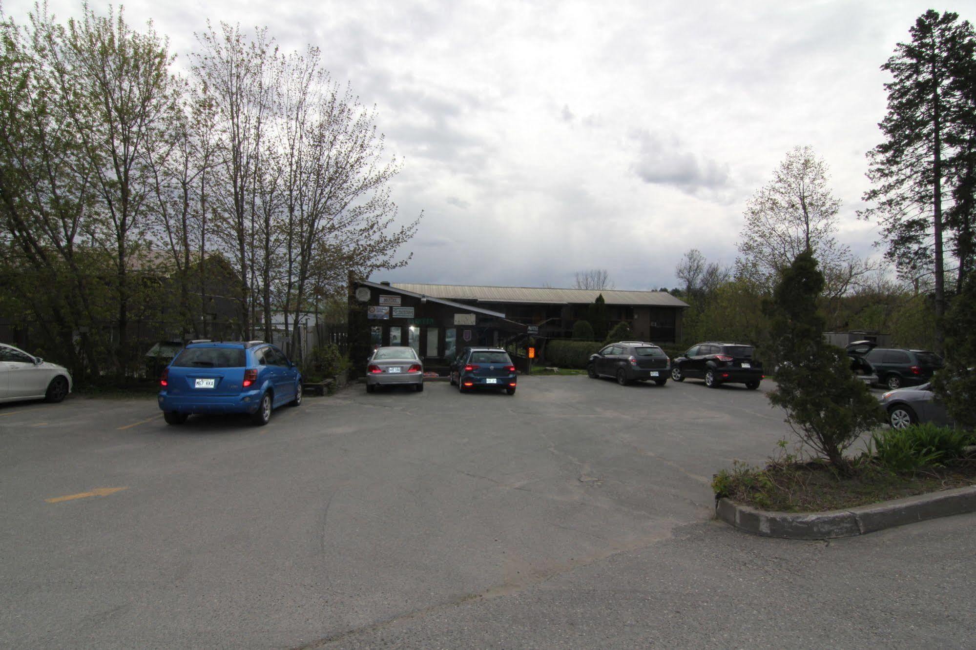 Motel Lennoxville Sherbrooke Exteriör bild