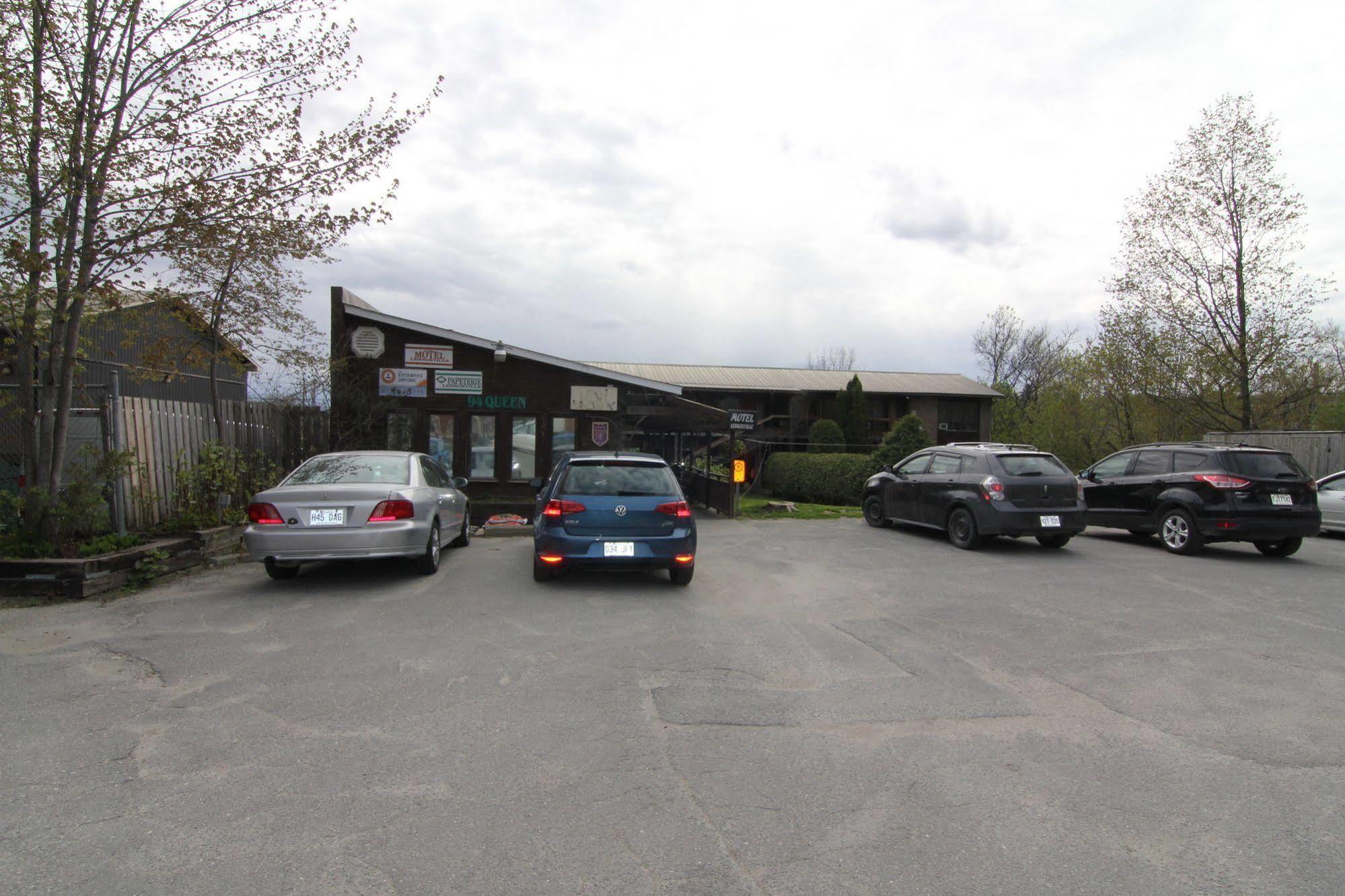 Motel Lennoxville Sherbrooke Exteriör bild